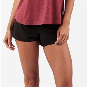 Vuori NWT Omni performance shorts XL